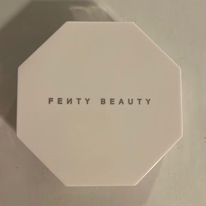 Fenty Highlighter sand castle , mint’d mojito